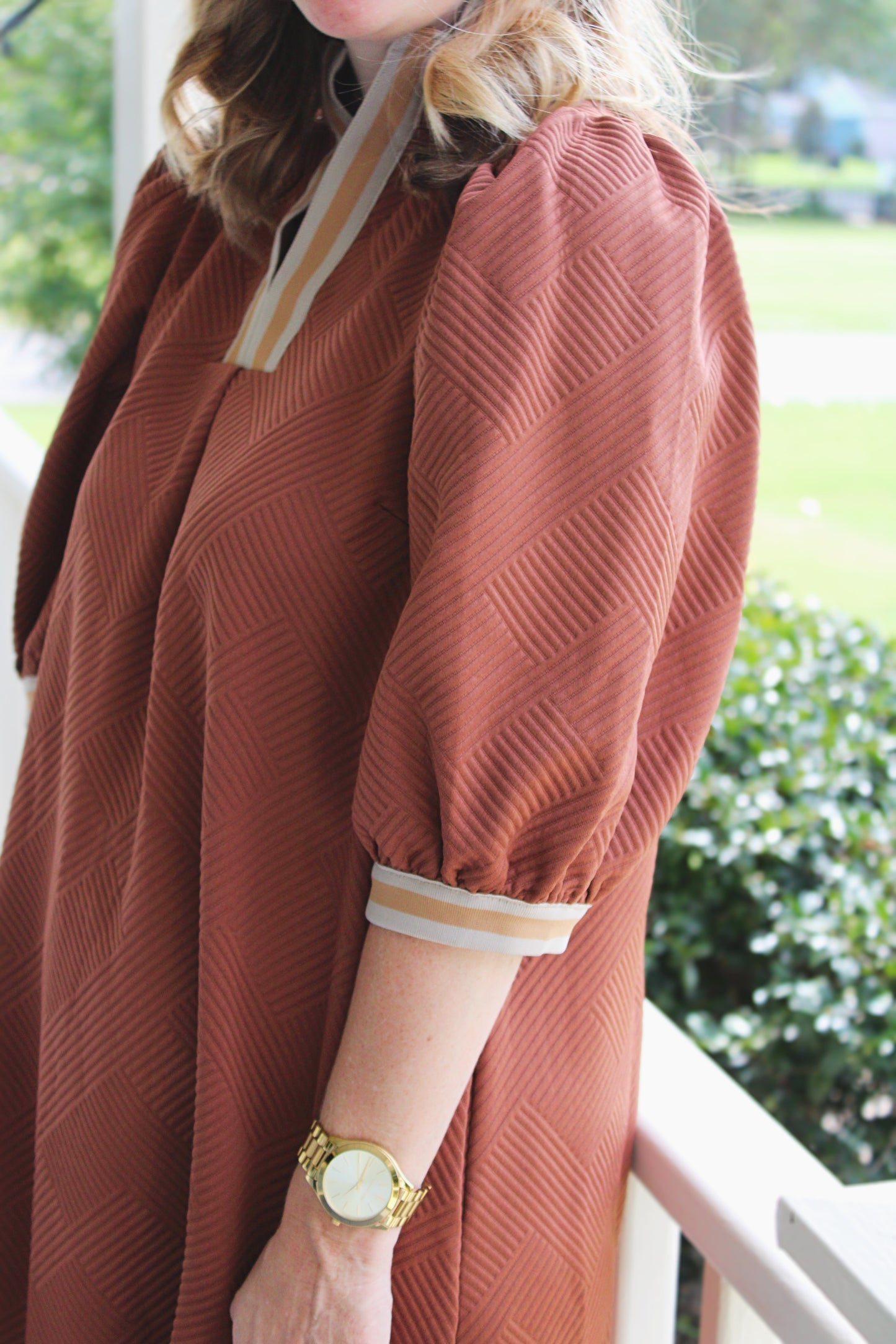 Annie Textured Brown Mini