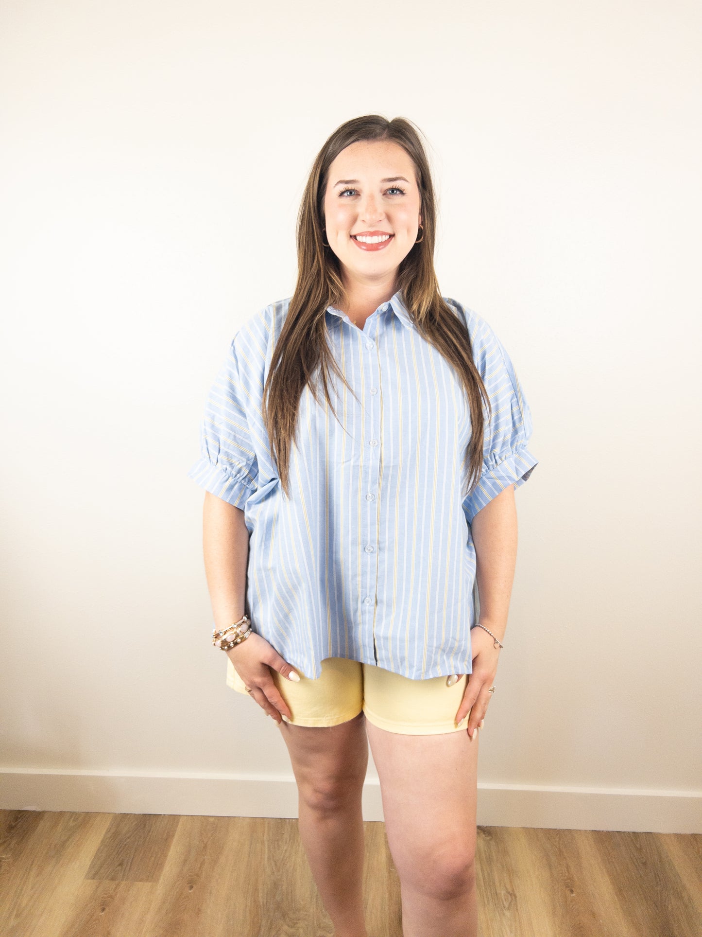 Daisy yellow shorts