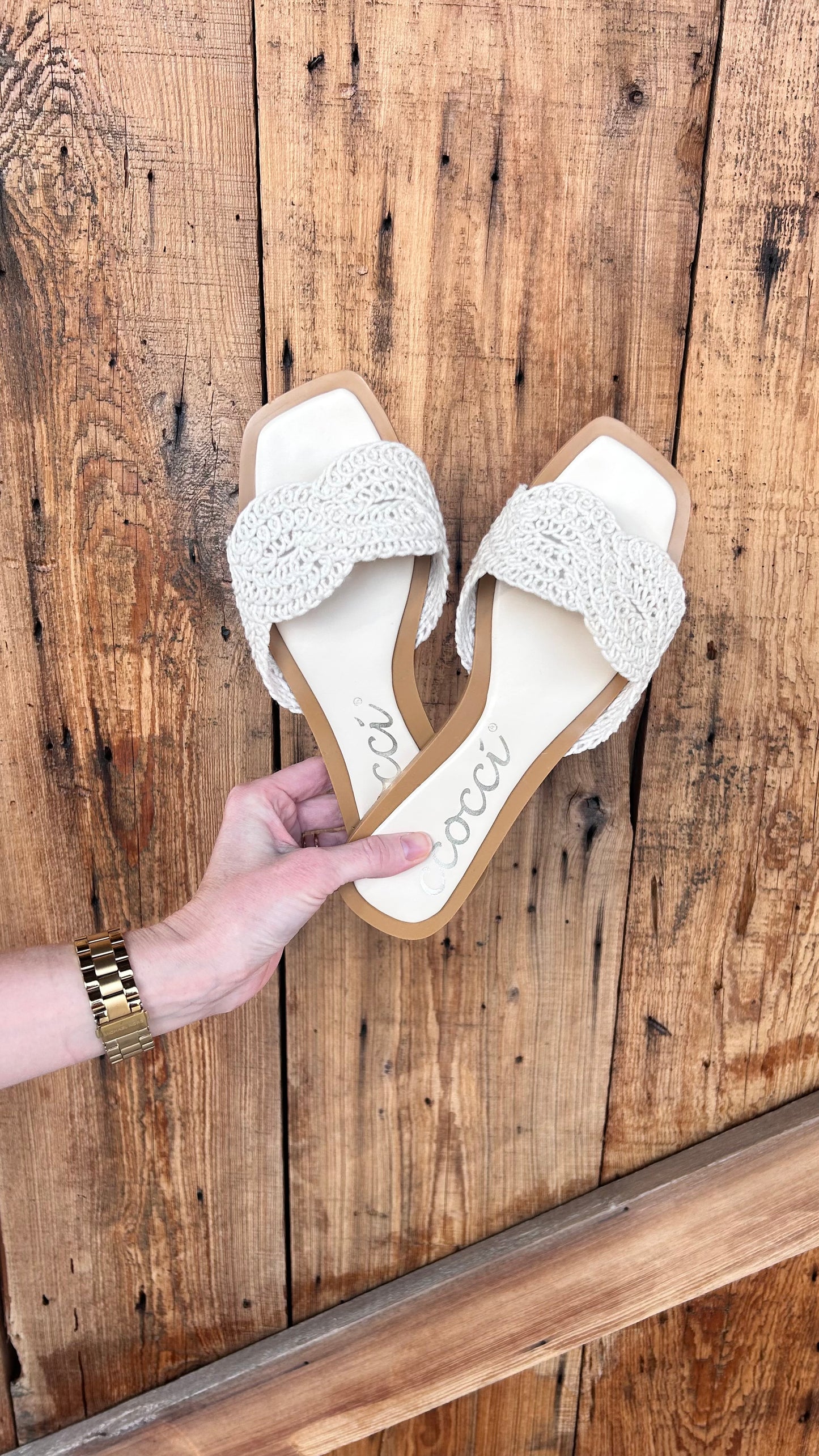 The Scallop Lace Flat
