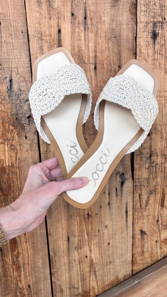 The Scallop Lace Flat